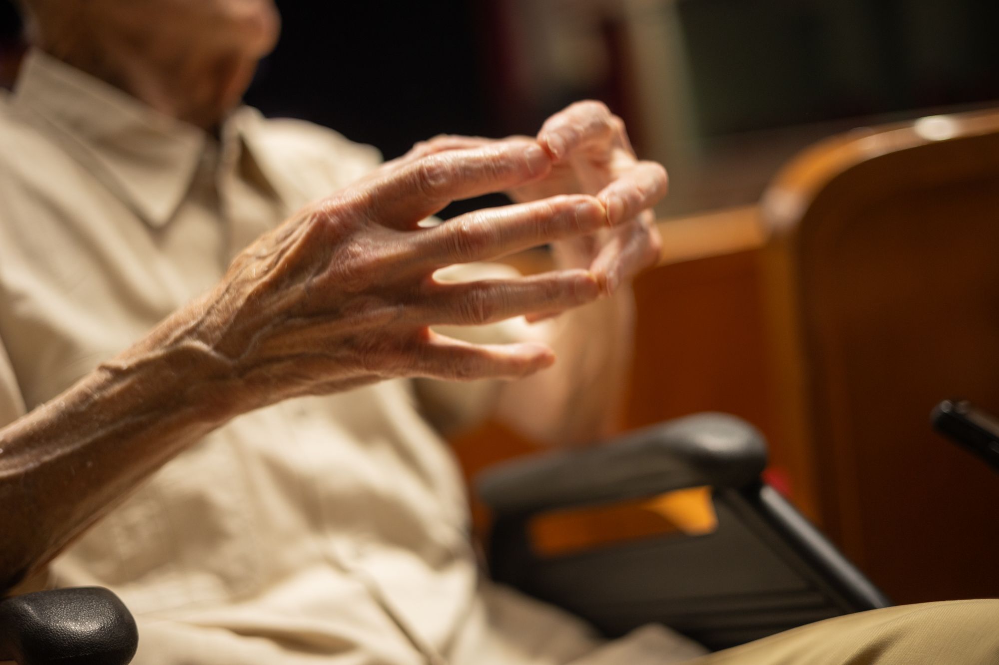 El dibujante, pintor y periodista sigue estando activo a sus 96 años de edad.
