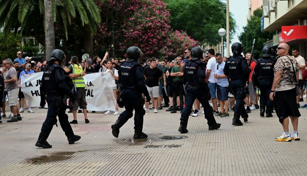 Protesta del metal y un gran despliegue policial, esta semana en Cádiz.