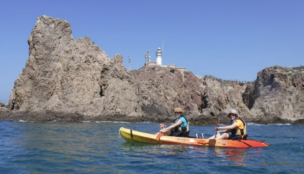 Ruta en kayak por Cabo de Gata. KAYAKSUR